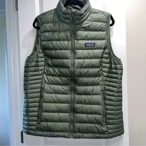 Women’s Patagonia Down Vest XL - Great Condition! Hardly worn.